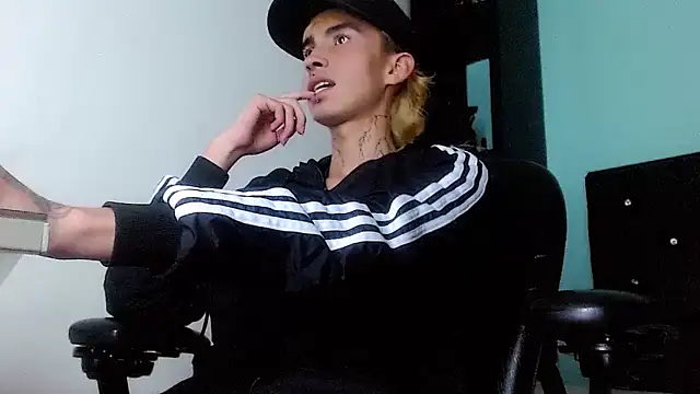 ttimy x boy online show from April 17, 9:50 pm