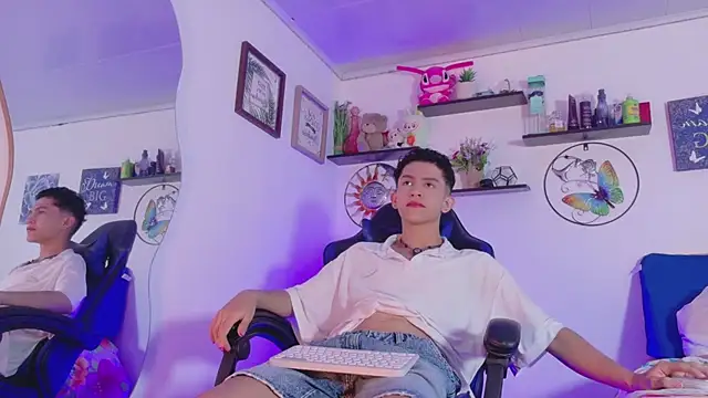 Noah tyler  online show from June 1, 10:32 pm