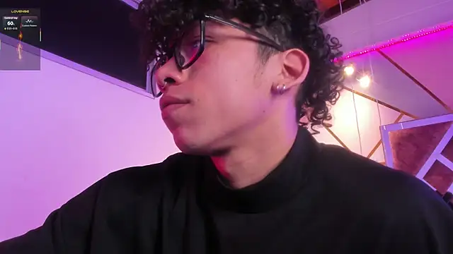 AkazaBoy  online show from April 16, 5:29 am