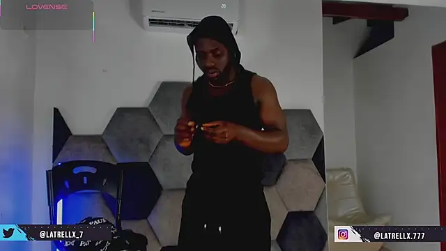 Latrellx7 online show from June 22, 4:08 am