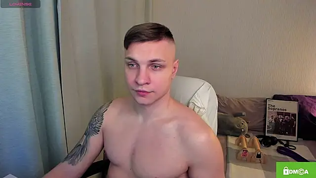 handsome guy01 online show from April 12, 6:42 pm