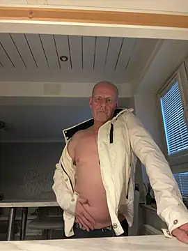 malematureisbest online show from February 14, 4:46 pm