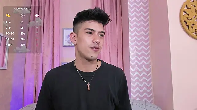 Ryan Clark  online show from December 5, 7:40 pm