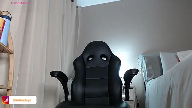 jonhklleyn online show from July 14, 8:04 pm