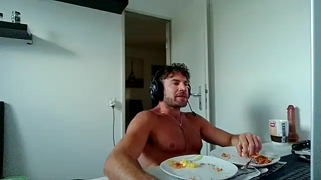 alpha-hunk online show from May 7, 5:35 pm