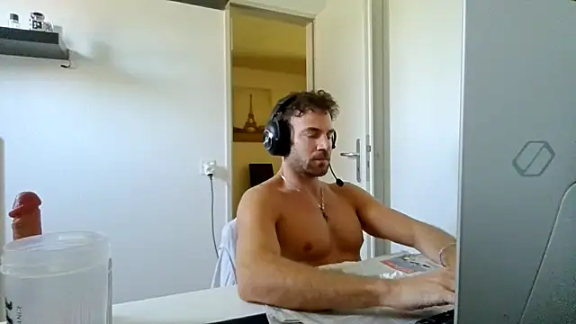 alpha-hunk online show from May 28, 11:41 am