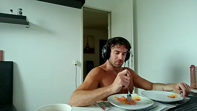 alpha-hunk online show from May 4, 2:08 pm