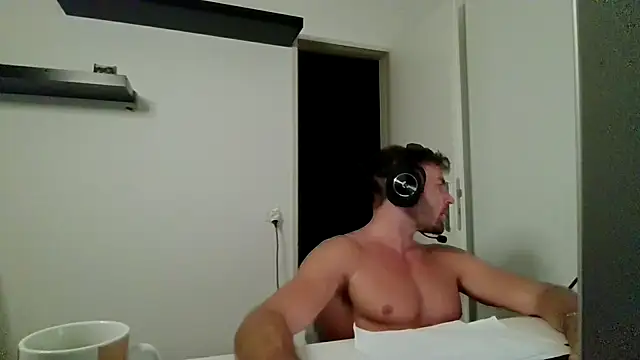 alpha-hunk online show from July 10, 8:10 pm