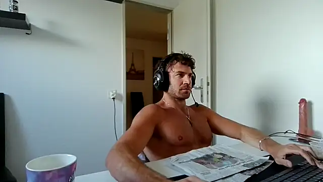 alpha-hunk online show from May 3, 1:58 pm