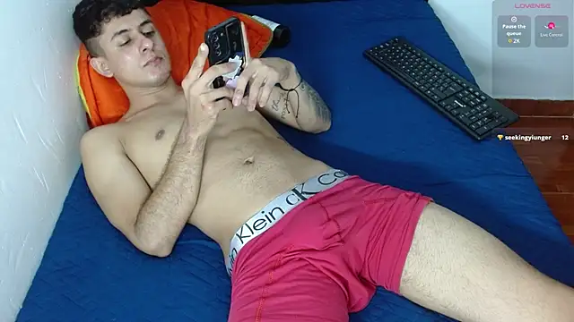 hots boygg online show from May 28, 10:52 pm