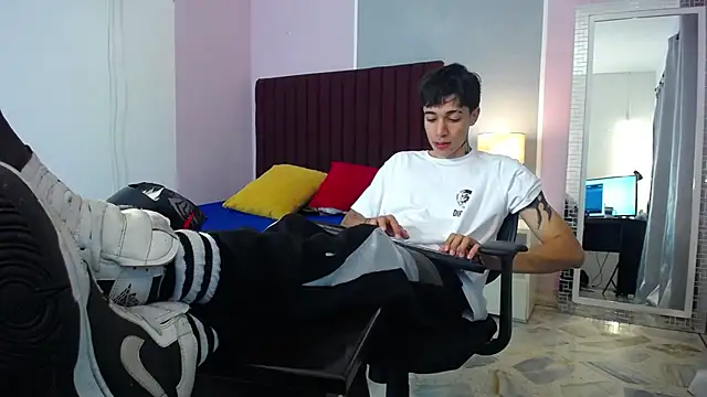 Zacktk7 online show from January 2, 1:27 am