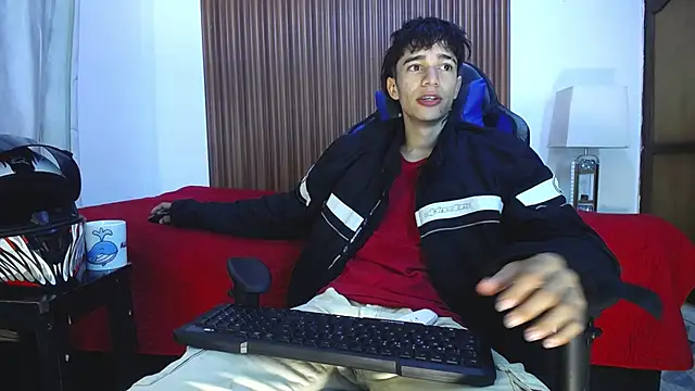 Zacktk7 online show from December 14, 2:10 pm