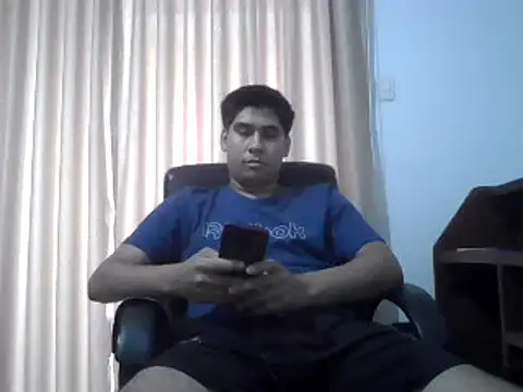 estudiante69 online show from December 9, 10:26 pm