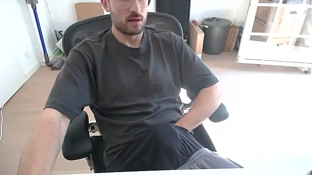 taallguyy 196 online show from June 18, 2:44 pm