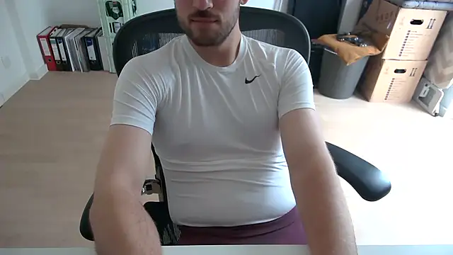 taallguyy 196 online show from July 26, 9:39 am