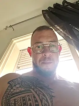 jourdinio13 online show from September 14, 1:35 pm