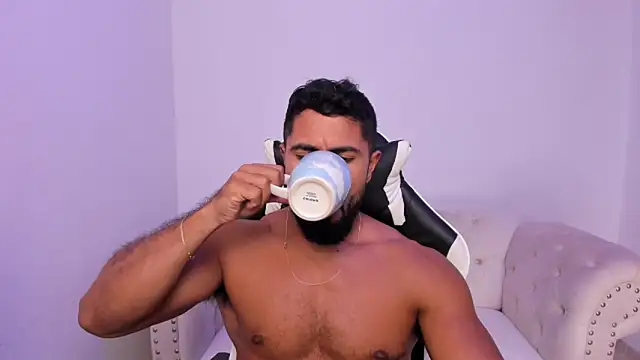 Santiago huntt online show from March 3, 8:48 pm