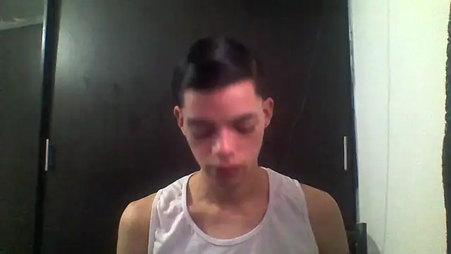 Latinos 2001 online show from April 15, 2:50 pm