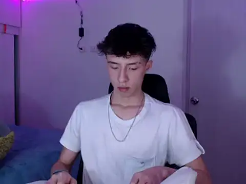 Juanmres online show from March 11, 9:11 pm