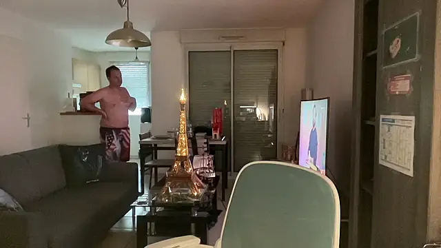 Funnyjul31 online show from April 9, 4:46 pm