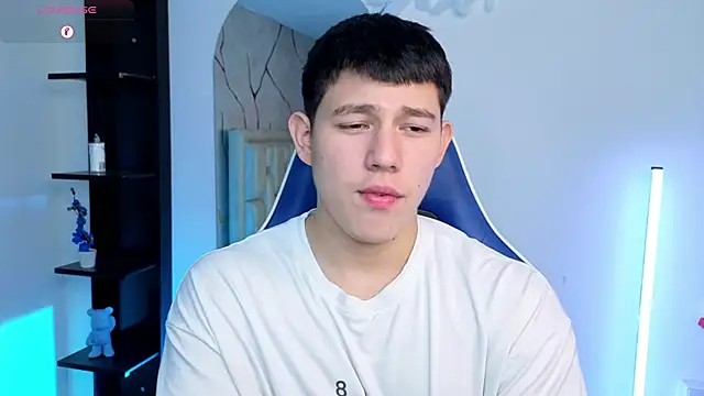 JamesCr  online show from July 1, 12:39 pm