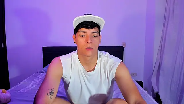  JacobMiller   online show from June 10, 9:37 pm