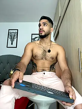 Maximiliano ford online show from November 11, 11:04 am