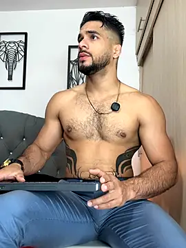 Maximiliano ford online show from November 10, 10:53 am