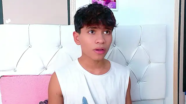 Ethan Westt online show from March 25, 8:46 pm