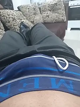 Alejandro260785 online show from May 31, 8:32 pm