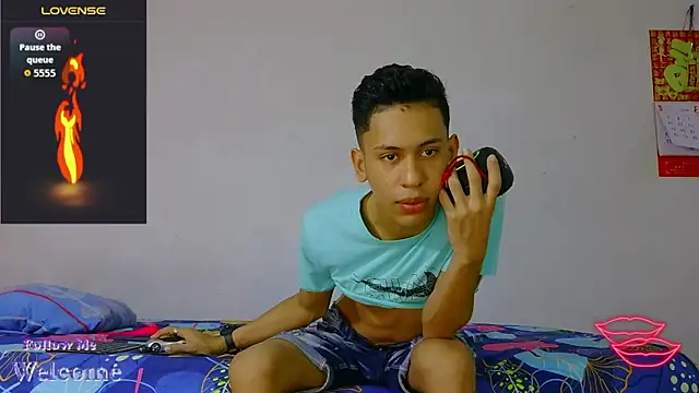 dylan apol0 online show from March 20, 12:36 am