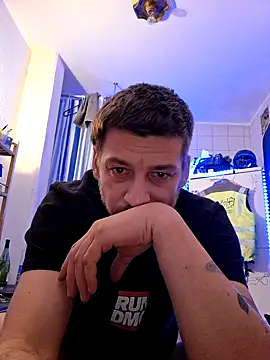 a7ex online show from December 14, 8:51 pm