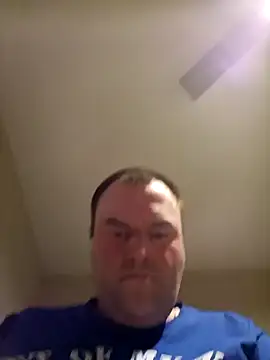 brokenheartguy40 online show from October 6, 3:22 am