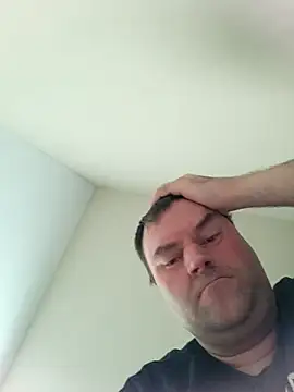 brokenheartguy40 online show from March 22, 1:49 pm