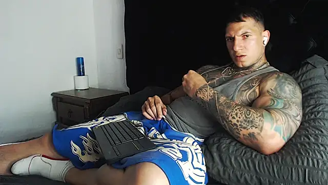 Shane Clay online show from April 3, 8:16 pm