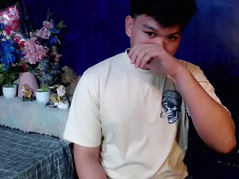 Reynelcock online show from April 16, 3:34 pm