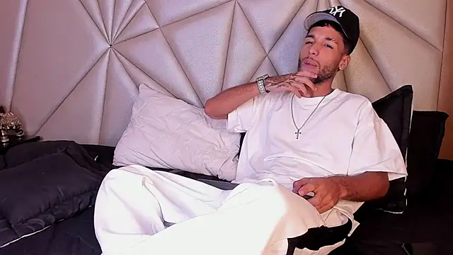 Thiagoferreti online show from March 18, 6:27 am