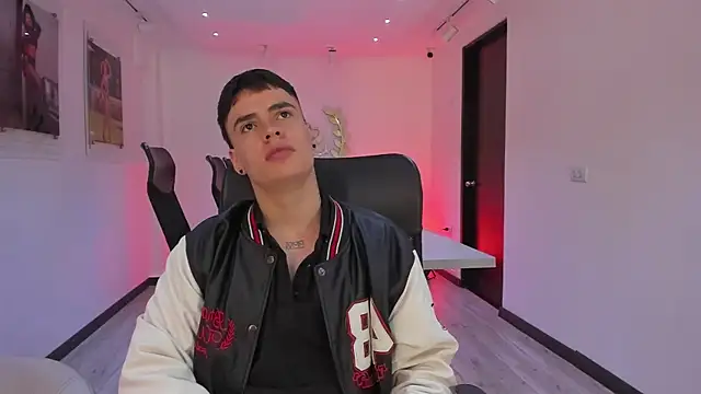 BenitoSaenz online show from March 26, 1:37 pm