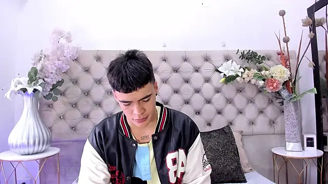 BenitoSaenz online show from April 1, 1:02 pm