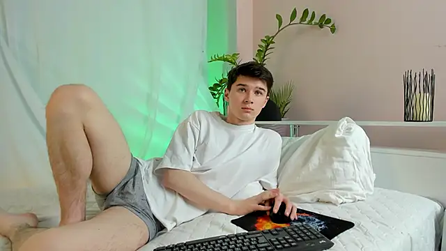 SherlockMax online show from April 1, 7:33 pm