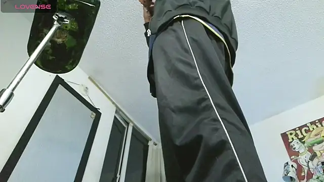 Thomasjons  online show from June 16, 3:31 am