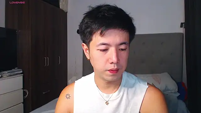 Addictiveboi online show from March 22, 6:18 am