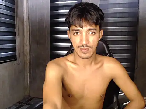 RowyCam online show from January 11, 5:33 am