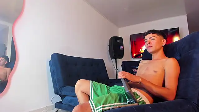 Steven baby69 online show from July 1, 6:52 pm