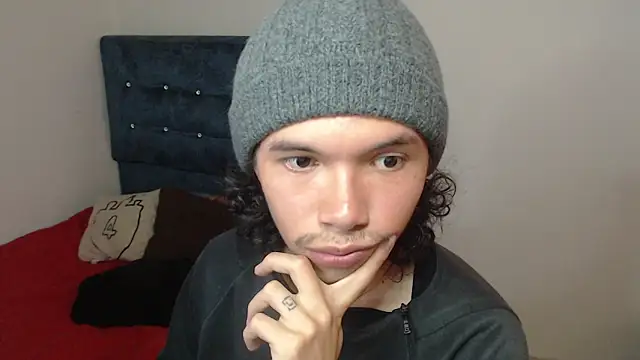 Xoxo Smiles online show from November 10, 6:02 pm