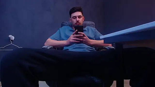 EnzoRace online show from February 11, 7:24 am