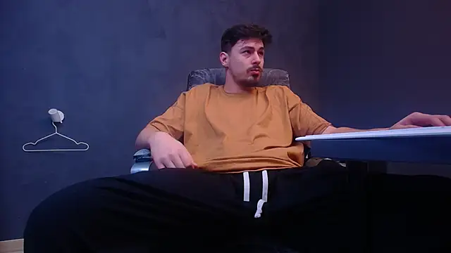 EnzoRace online show from February 14, 7:47 am