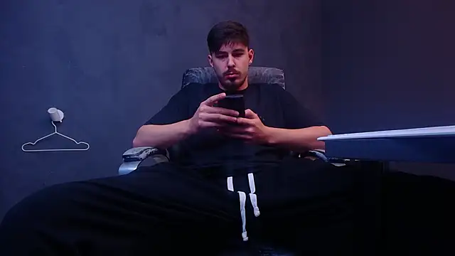 EnzoRace online show from February 12, 7:25 am