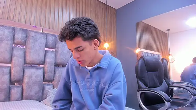 owen  johnson online show from April 9, 11:38 am