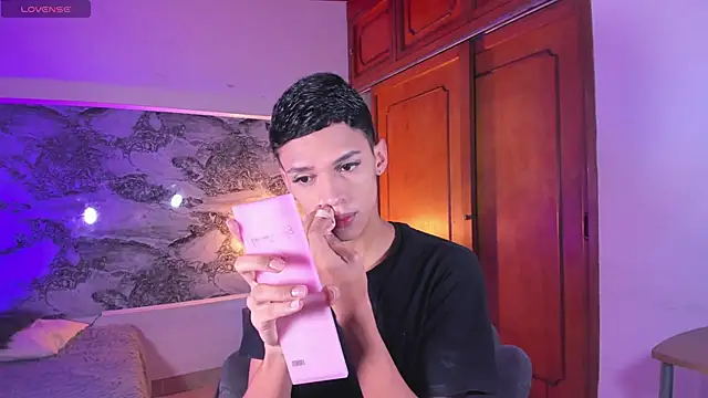 BILLY JAMEES online show from March 21, 1:37 pm